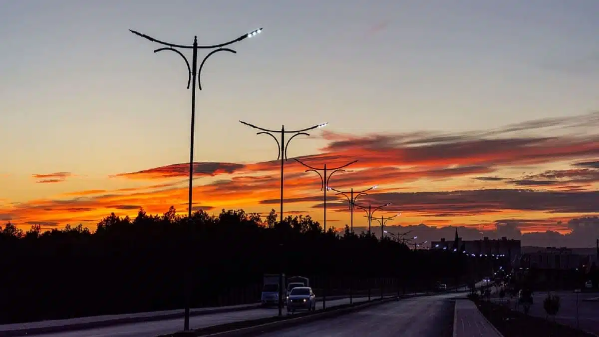Algérie : des malfaiteurs déguisés en policiers braquent un véhicule à Boumerdès