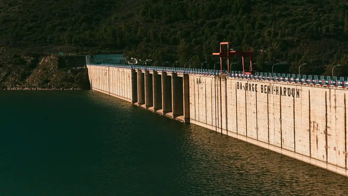 Vidéo : le plus grand barrage d&rsquo;Algérie plein à ras bord
