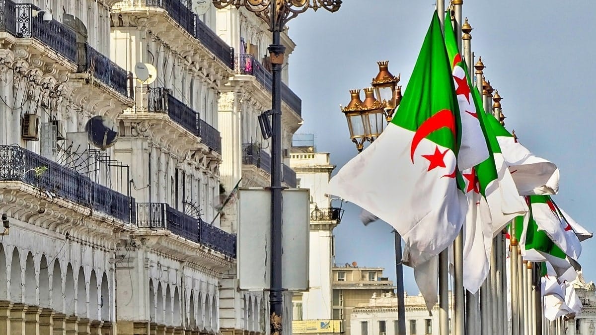Algérie : la révision de la Constitution entre en vigueur, ce qui change
