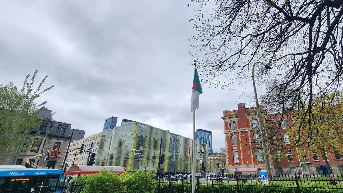 Consulats d&rsquo;Algérie : des services passent au numérique