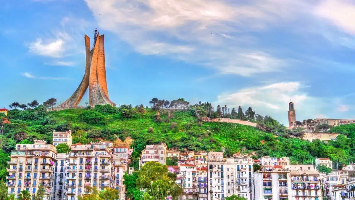 De la France à l’Algérie : Sheherazade et Yassine repartent de zéro… et ça marche