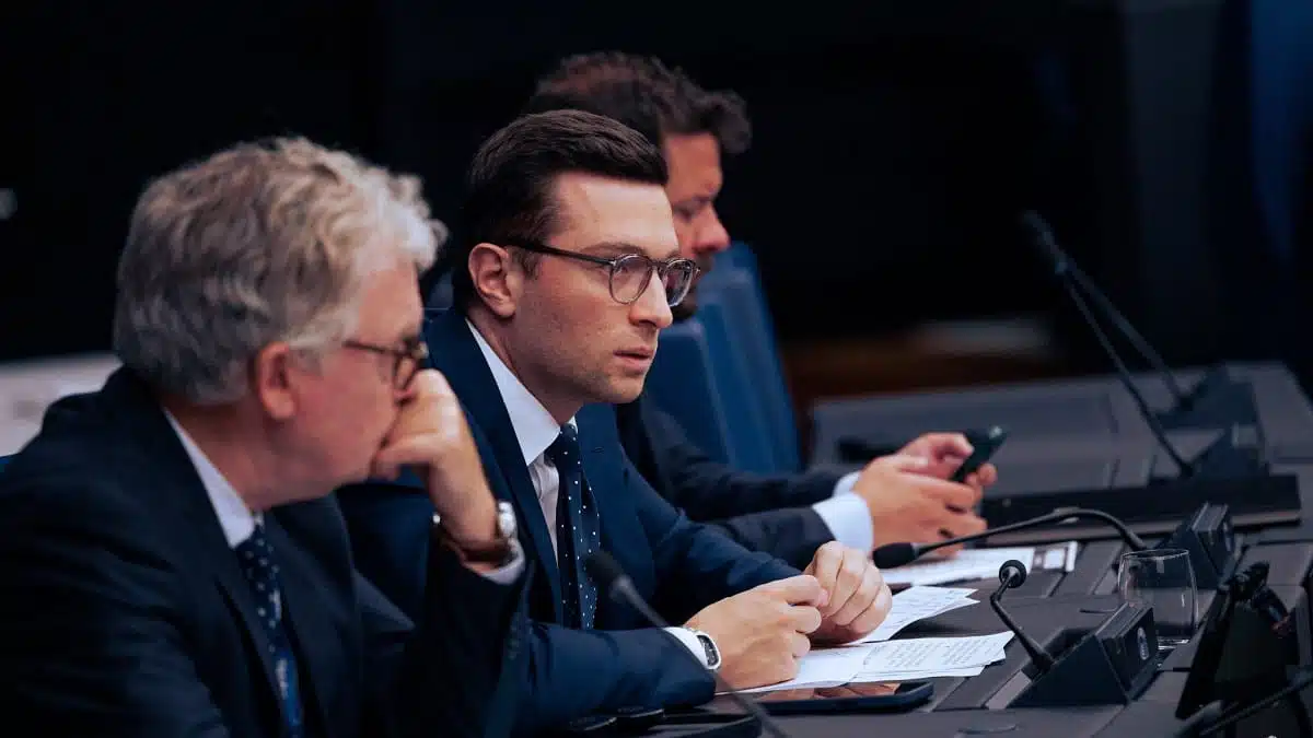 Quand Karim Amellal rappelle à Jordan Bardella ses racines algériennes