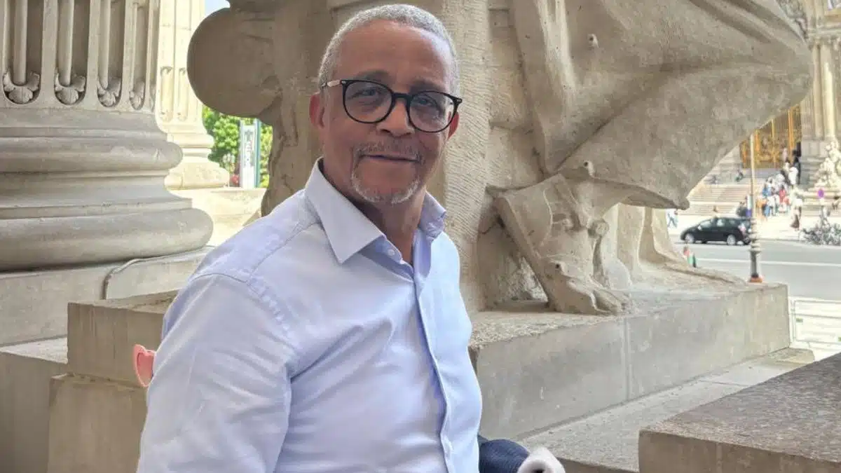 Yasmina Khadra : la France ne peut pas « se passer » de l&rsquo;Algérie