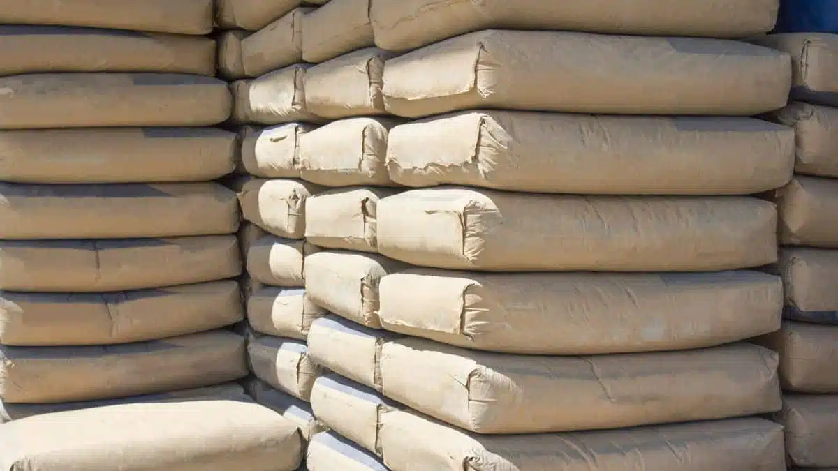 L’Algérie lance l’exportation de 20.000 tonnes de ciment blanc vers le Guatemala