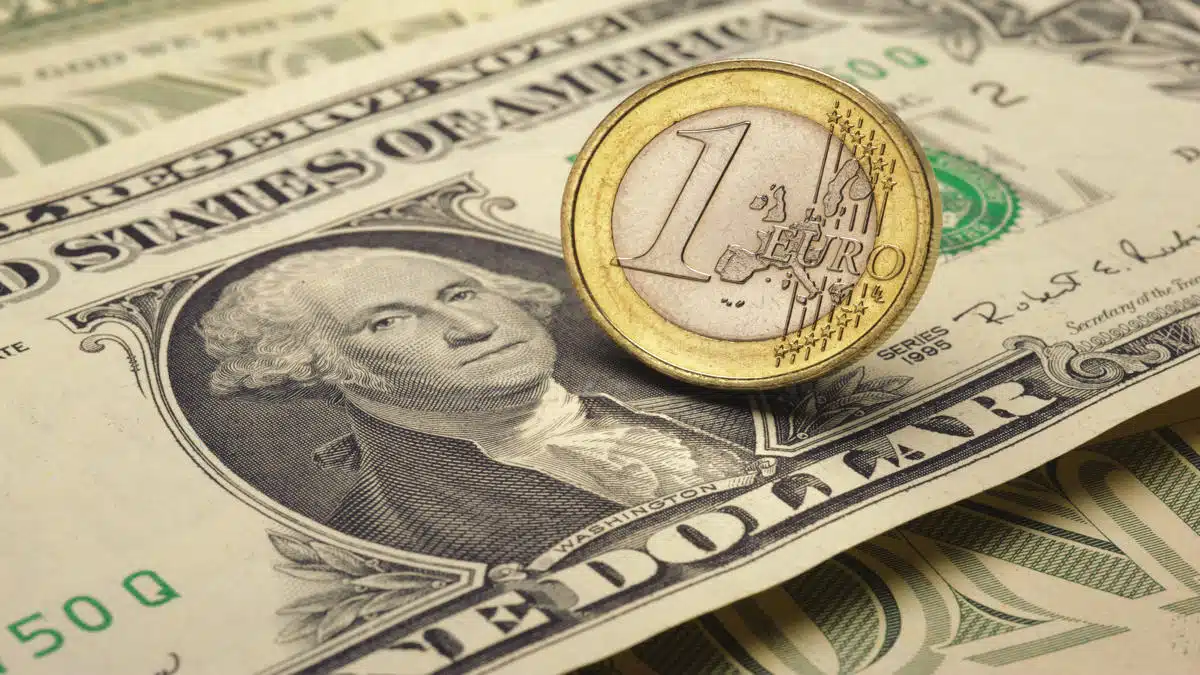 Dinar algérien : l’euro stable, le dollar poursuit son ascension