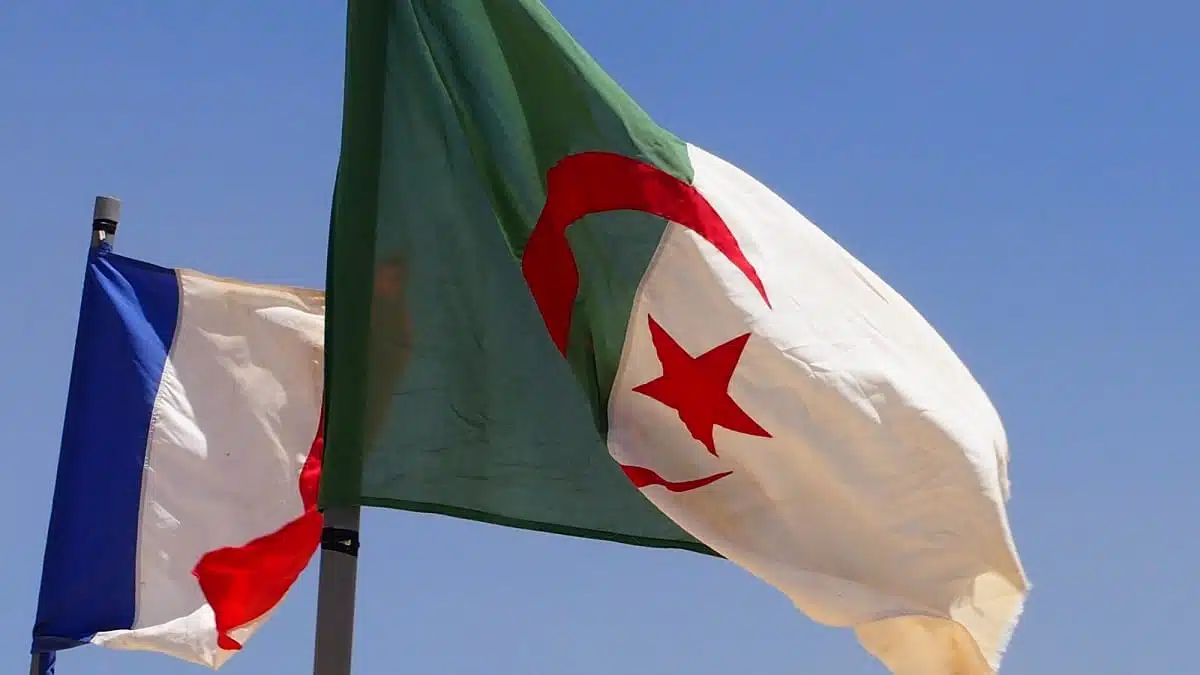 Le Parlement algérien fustige le procureur anti-terroriste français