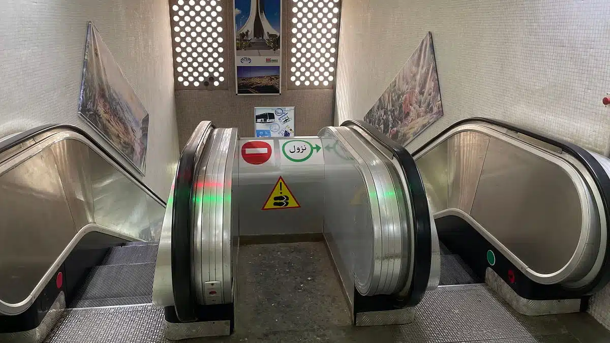 Les escaliers mécaniques d&rsquo;Alger, un moyen de transport rare
