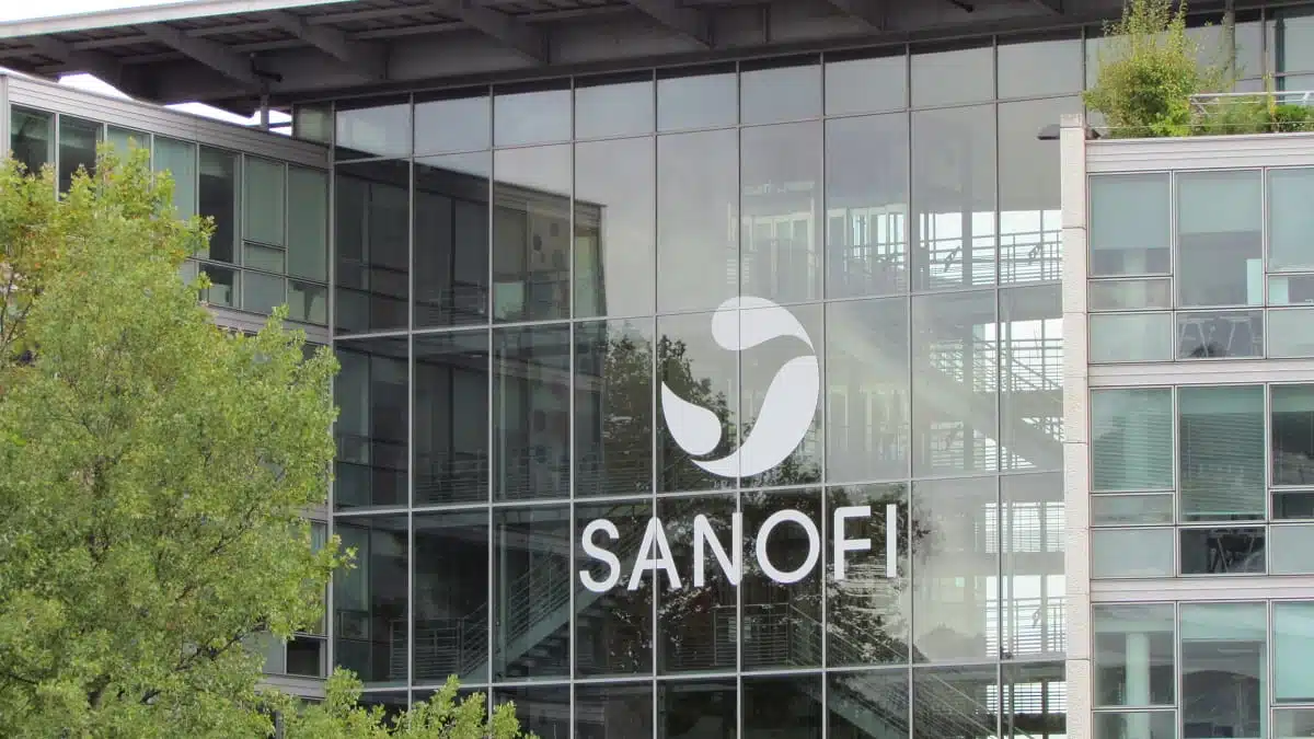 Médicaments : le Français Sanofi étend ses investissements en Algérie