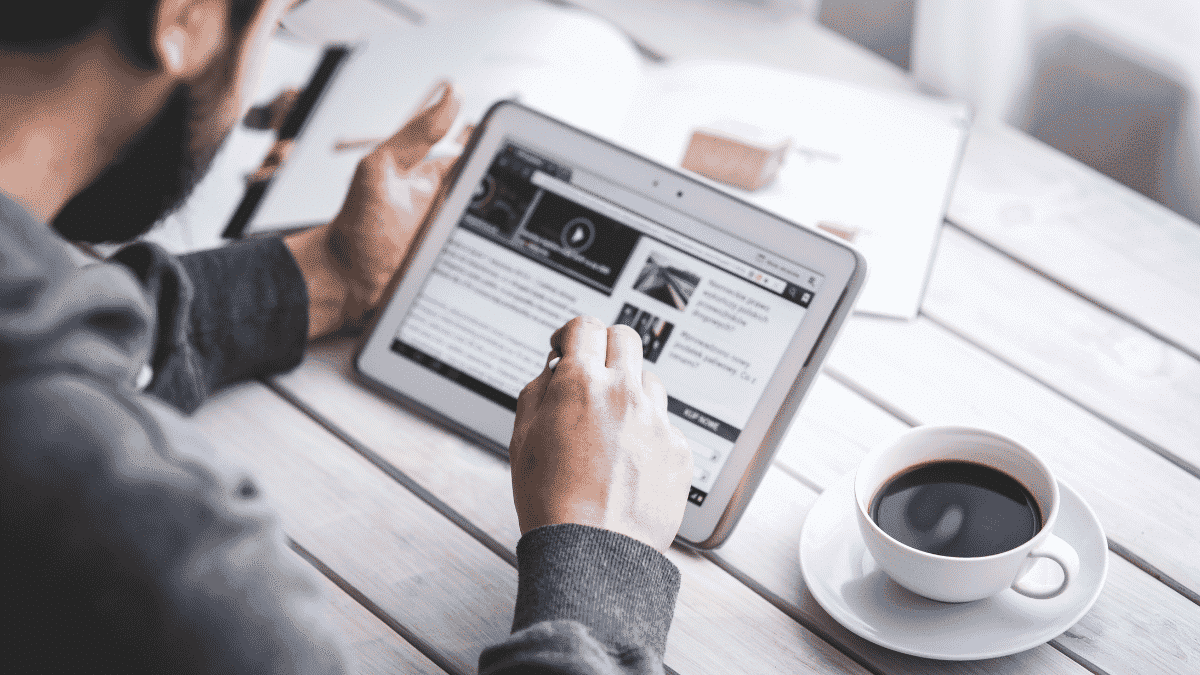 Contenus générés par l’IA : des sites d’information algériens démasqués