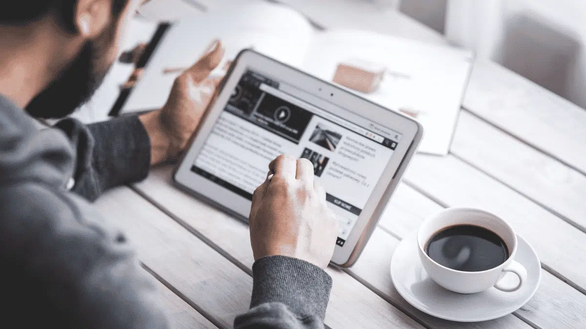 Contenus générés par l’IA : des sites d’information algériens démasqués