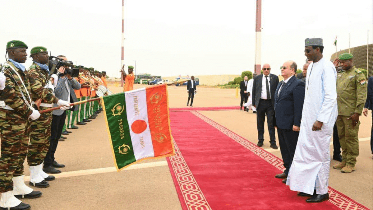 Au Niger, Sifi Ghrieb inaugure une centrale électrique offerte par l&rsquo;Algérie et salue le « génie algérien »