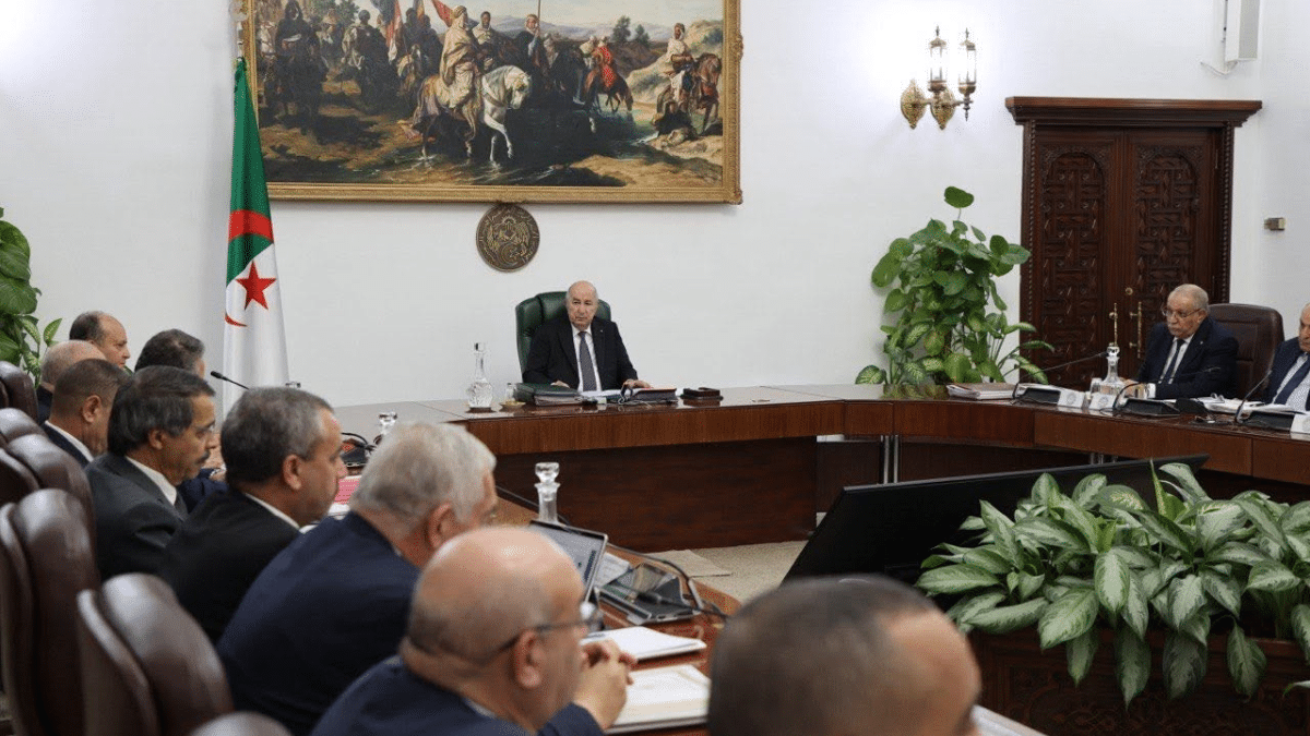 Tebboune lance le projet d’une méga-salle de spectacles à Alger