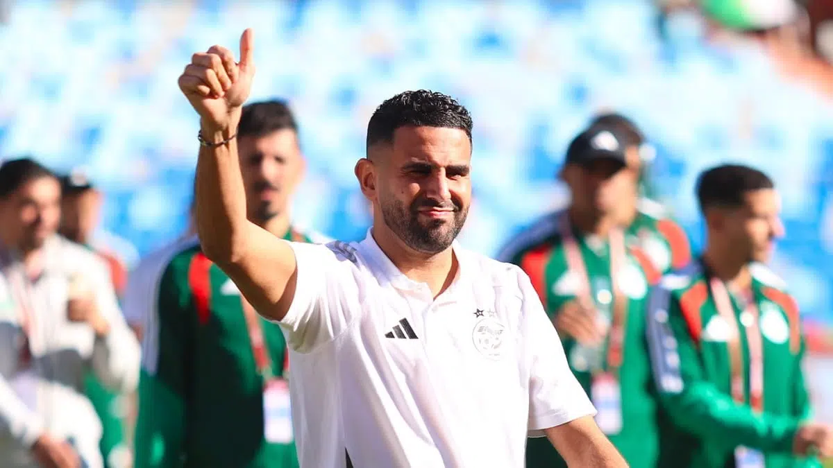 « On les mange » : le discours fort de Mahrez dans le vestiaire avant Algérie – Autriche