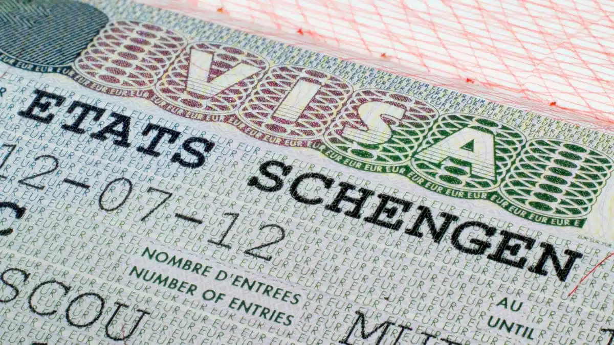 Visa Schengen : les Algériens face à un mur administratif européen