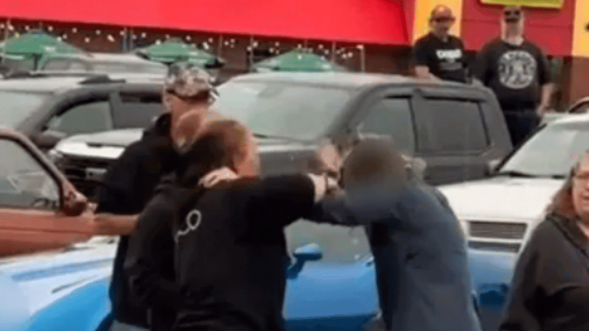 L&rsquo;agression d&rsquo;une femme musulmane devant son fils de 7 ans bouleverse le Canada