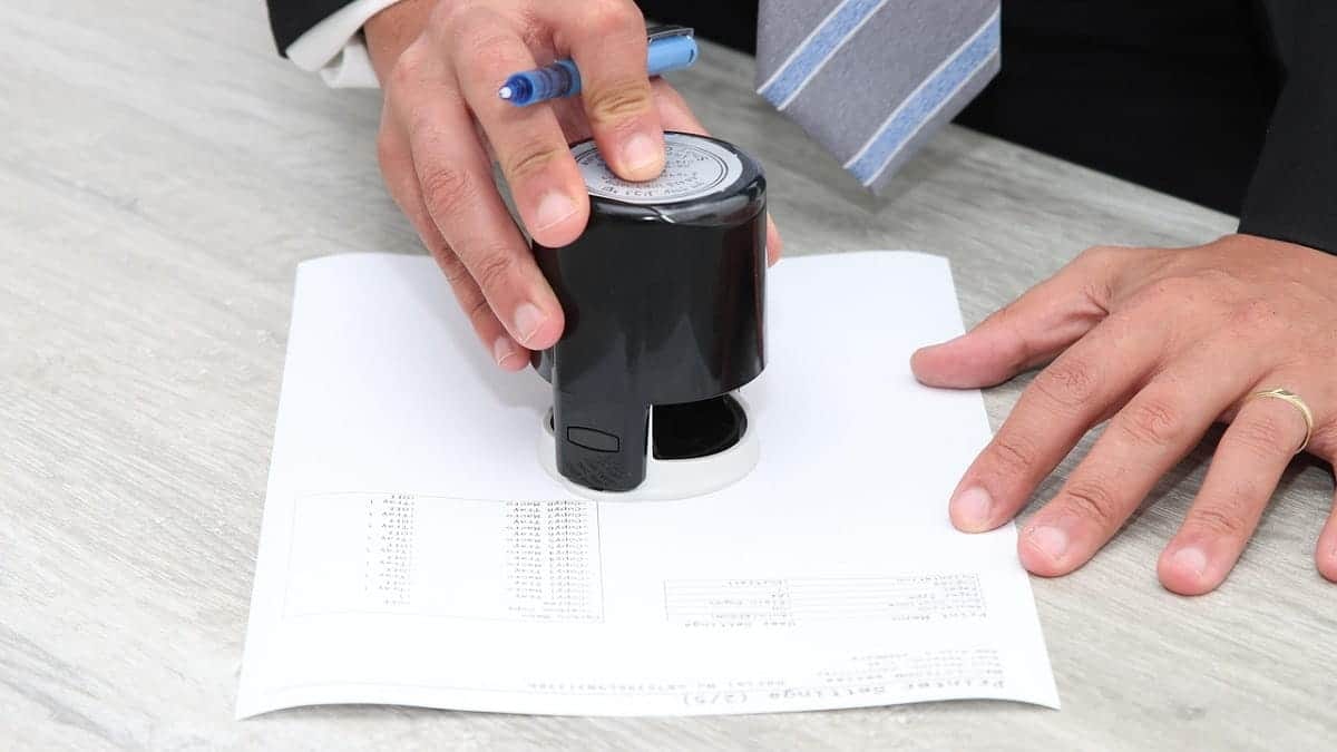 Apostille en Algérie : fini les files d&rsquo;attente au MAE pour légaliser vos documents