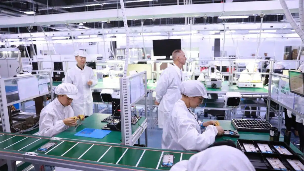 Smartphones : la marque chinoise Vivo inaugure son usine en Algérie