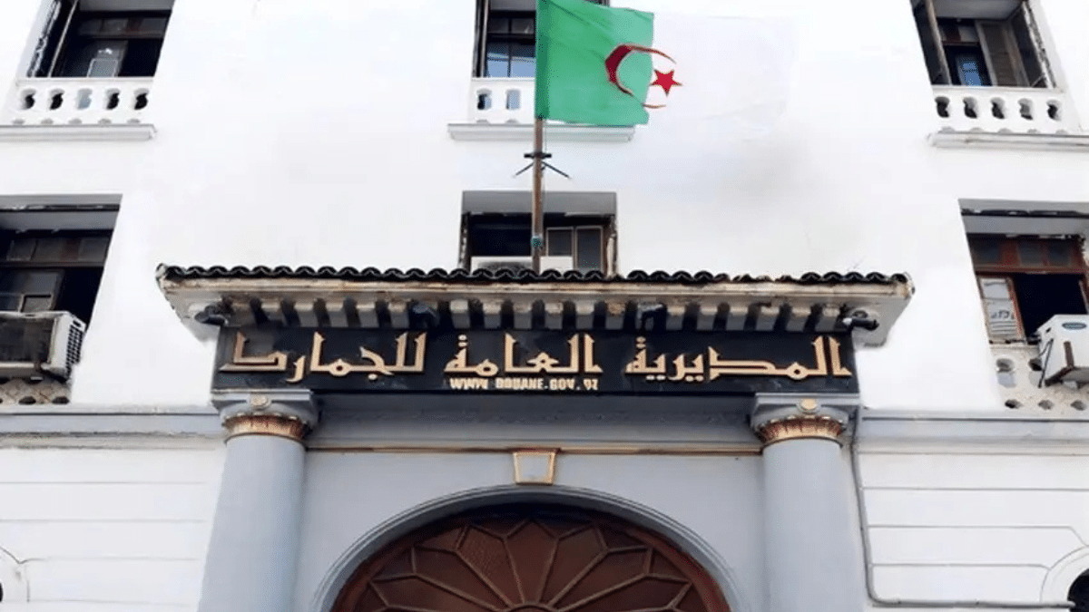 Voyage en Algérie : voici comment déclarer ses devises et objets de valeur