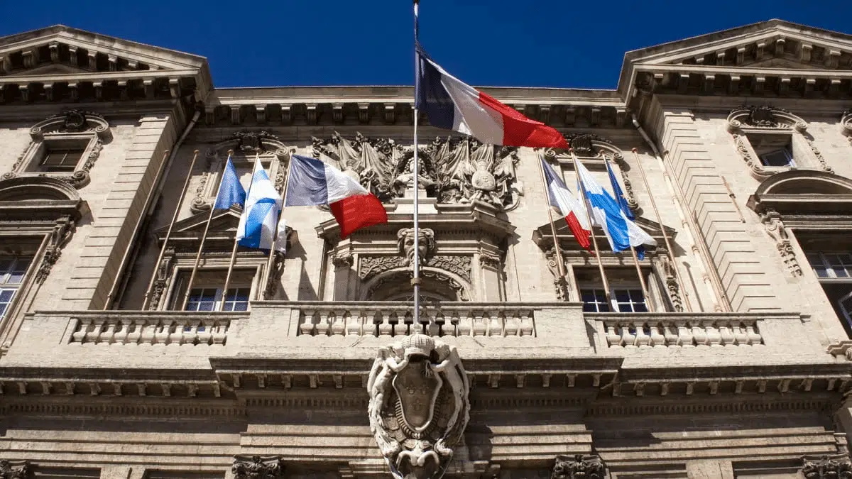 OQTF annulée : la brillante étudiante en médecine obtient son titre de séjour