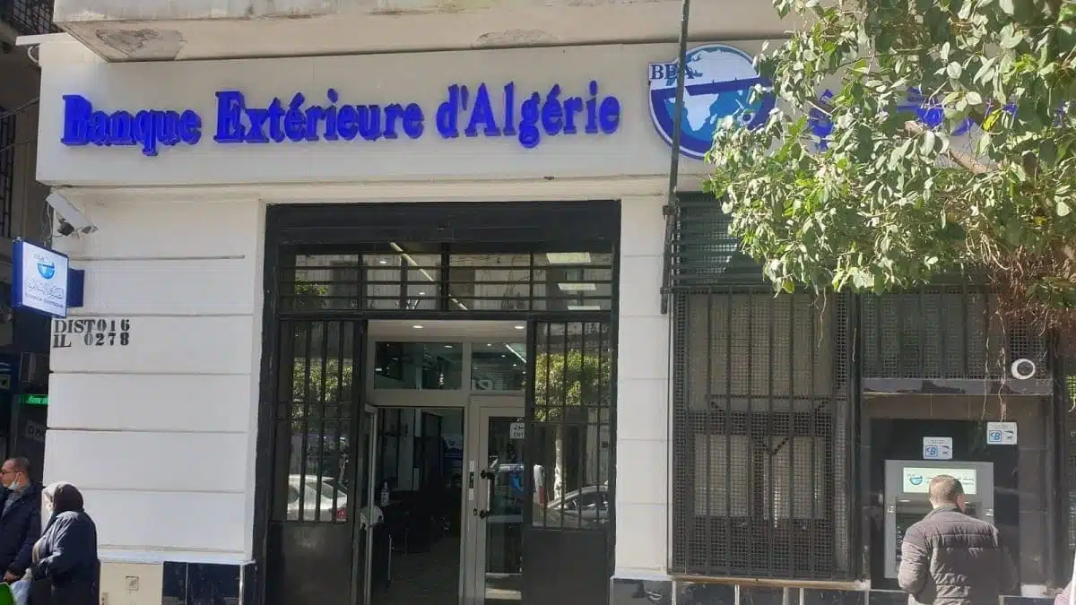 La Banque extérieure d&rsquo;Algérie lance le crédit bus : voici les conditions