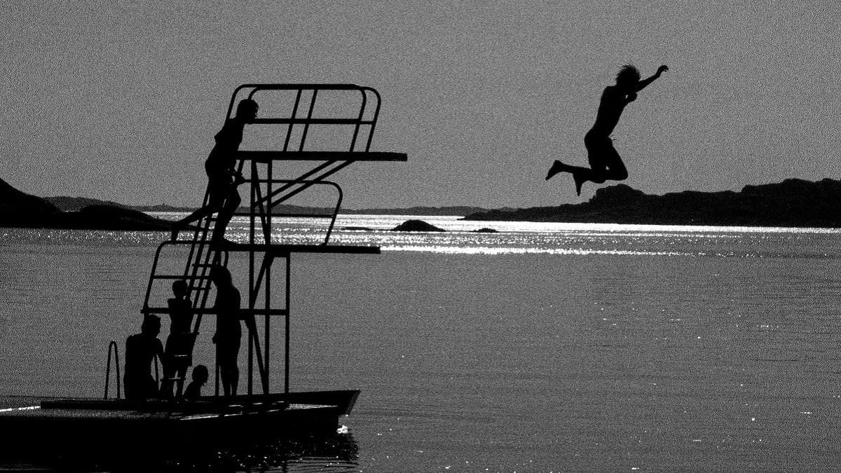 Plages algériennes : un spécialiste alerte sur les dangers mortels des plongeons sauvages