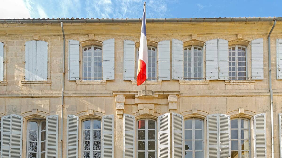 France : cette brillante étudiante algérienne en médecine visée par une OQTF