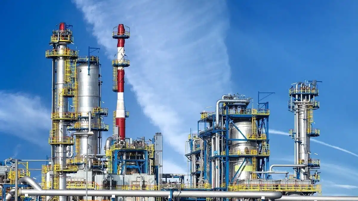 Pétrole : la production de l’Algérie frôle le million de barils par jour
