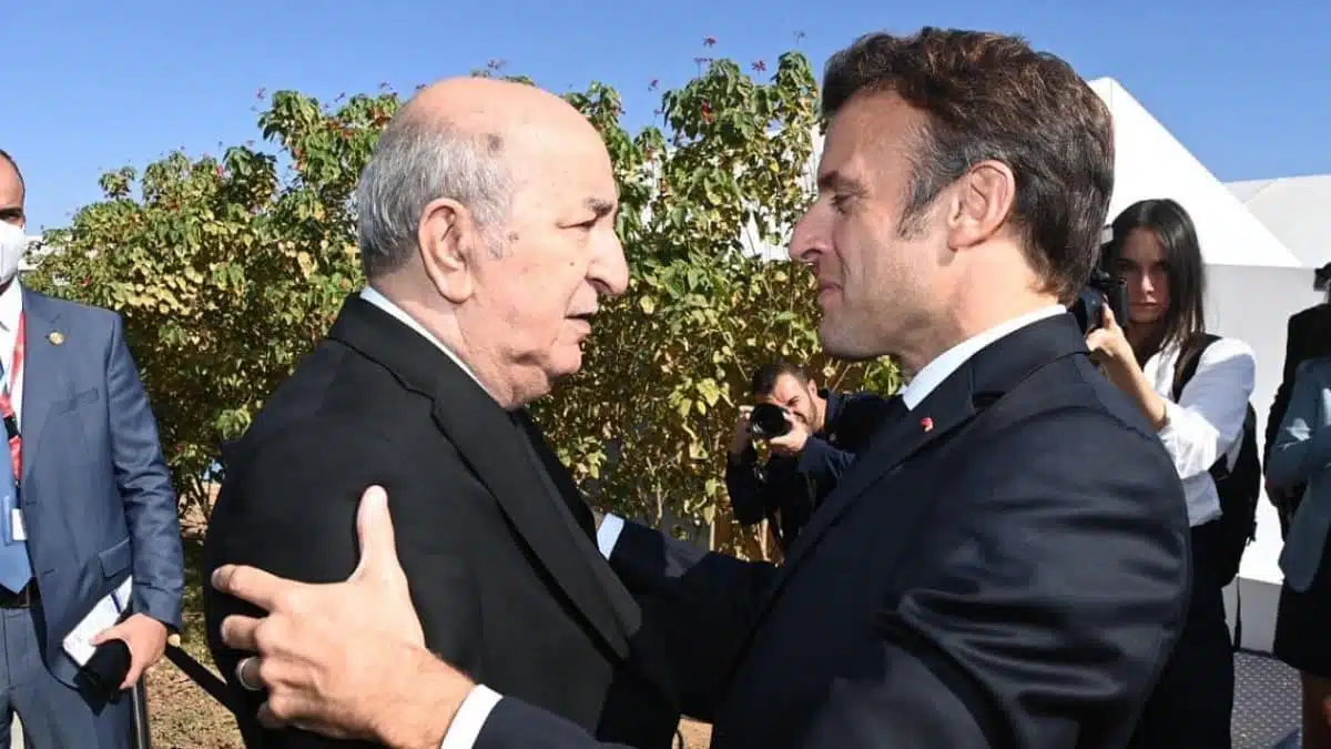 Incendies en Algérie : Macron exprime sa solidarité et propose l’aide de la France