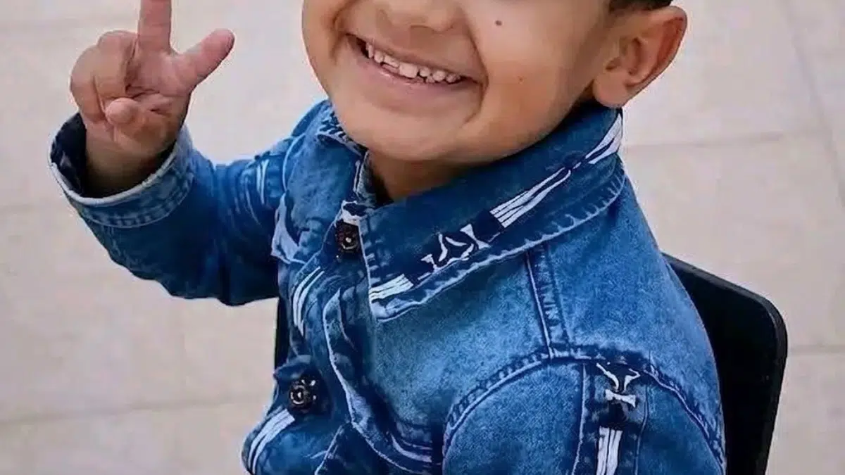 Mort du petit Ayoub : les larmes d’une présentatrice algérienne bouleversent la Toile