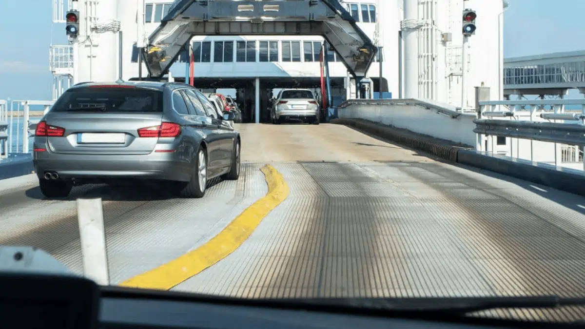 Ferries vers l’Algérie : fin des restrictions sur l’embarquement de certains véhicules