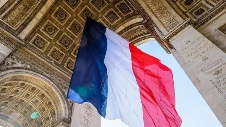 France : les interpellations des sans-papiers algériens ont explosé en 20 ans