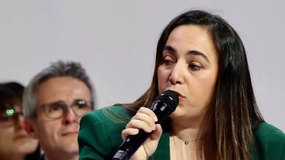 « Laquelle sera sanctionnée ? » : la députée Sabrina Sebaihi piège le RN sur le voile