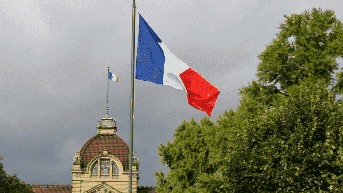 Titre de séjour en France : l’alerte d’un avocat pour les travailleurs sans-papiers