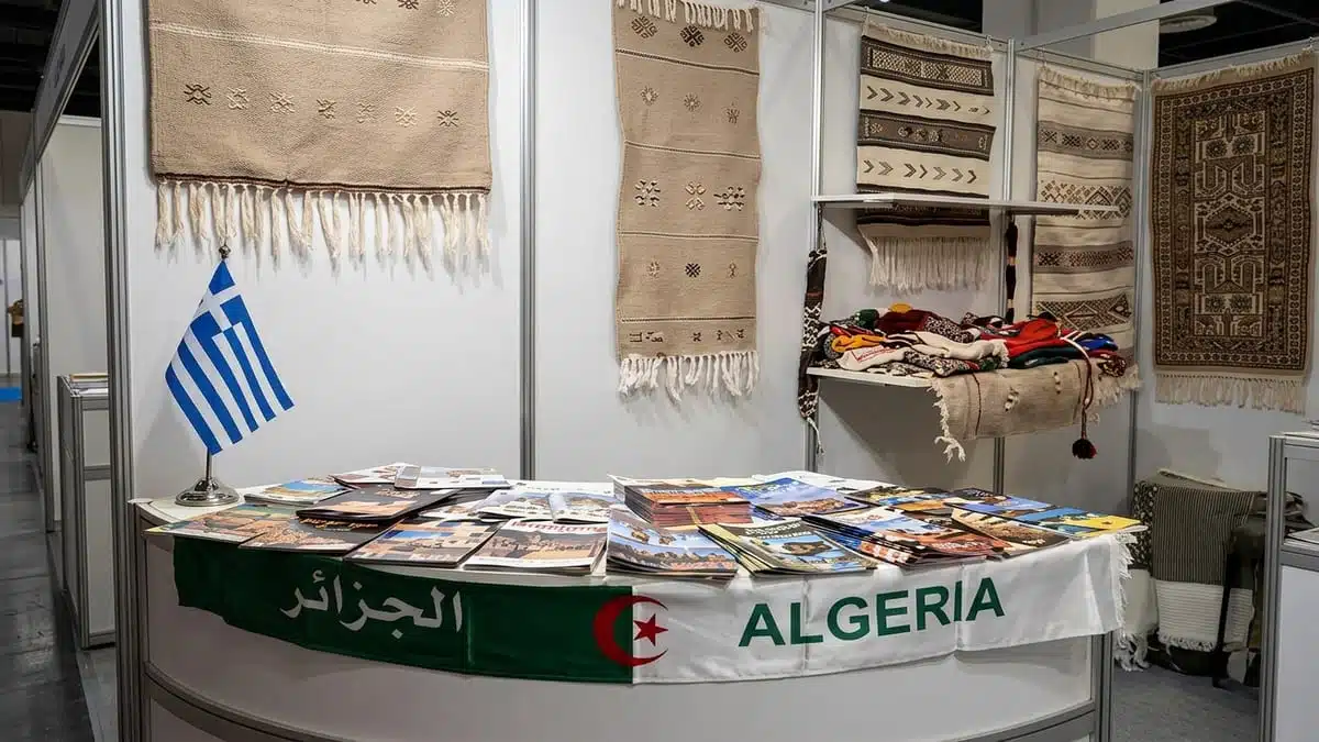 L’Algérie expose son caftan, ses dattes et ses produits artisanaux en Grèce