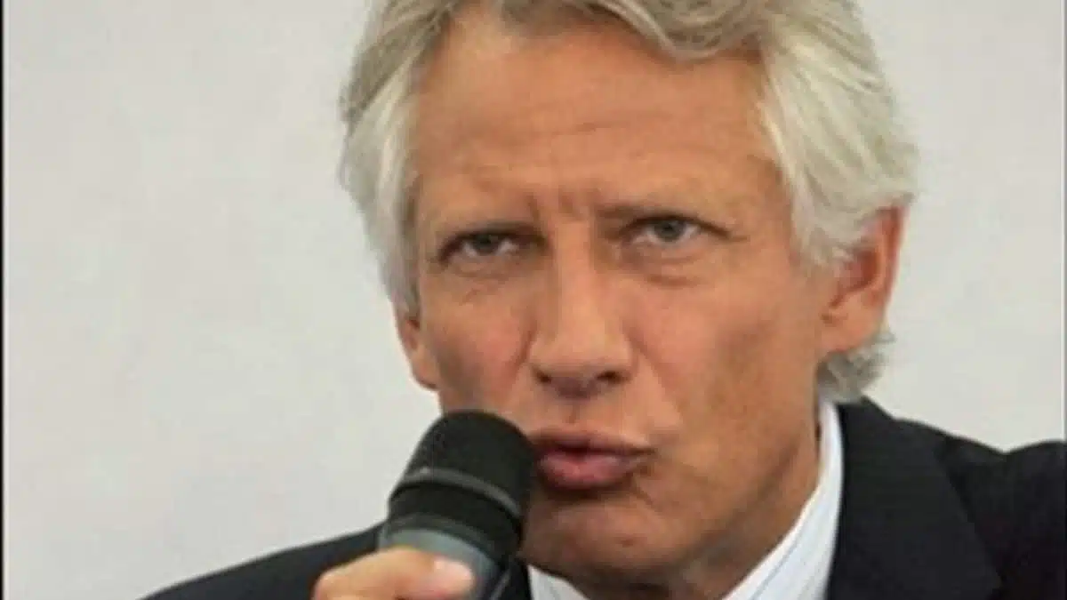 Interdiction du voile : après Ségolène Royal, Dominique de Villepin prend position