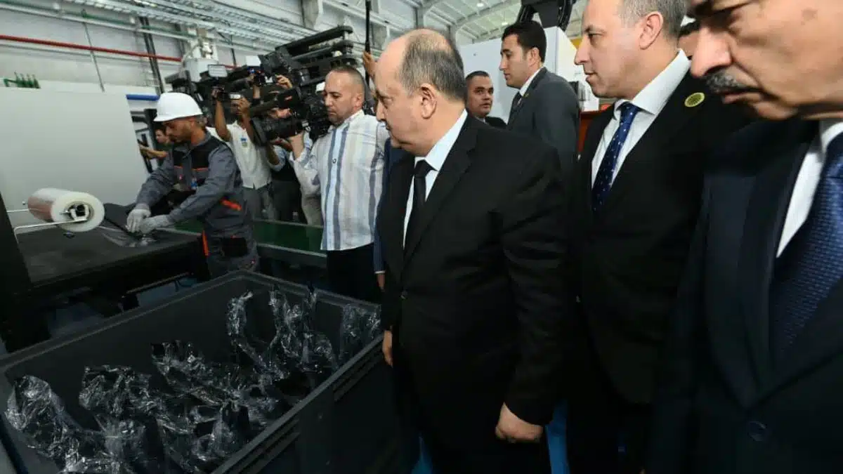 Automobile : l’Algérie lance une usine de composants plastiques pour 200.000 véhicules