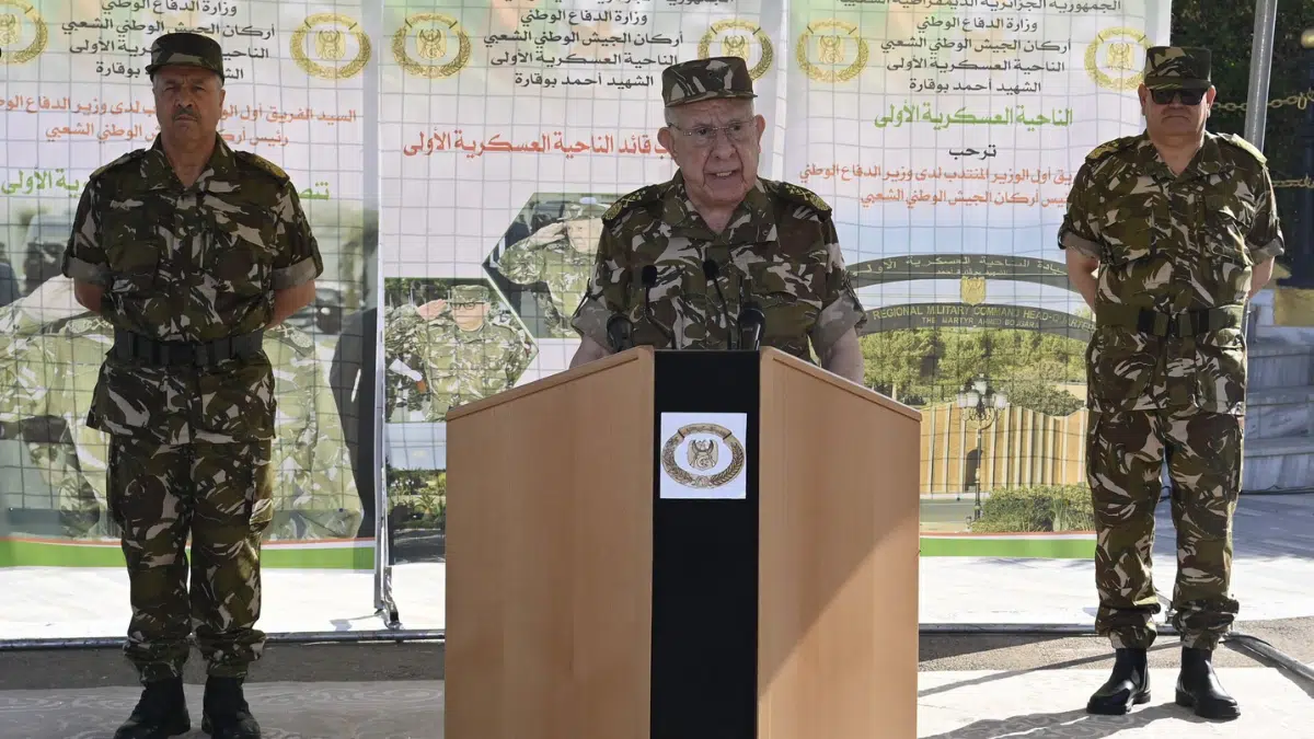 1ère Région militaire : Chanegriha installe un nouveau commandant et fixe le cap