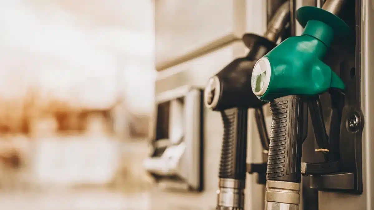Carburants : l’Algérie va-t-elle augmenter les prix ? Mohamed Arkab répond