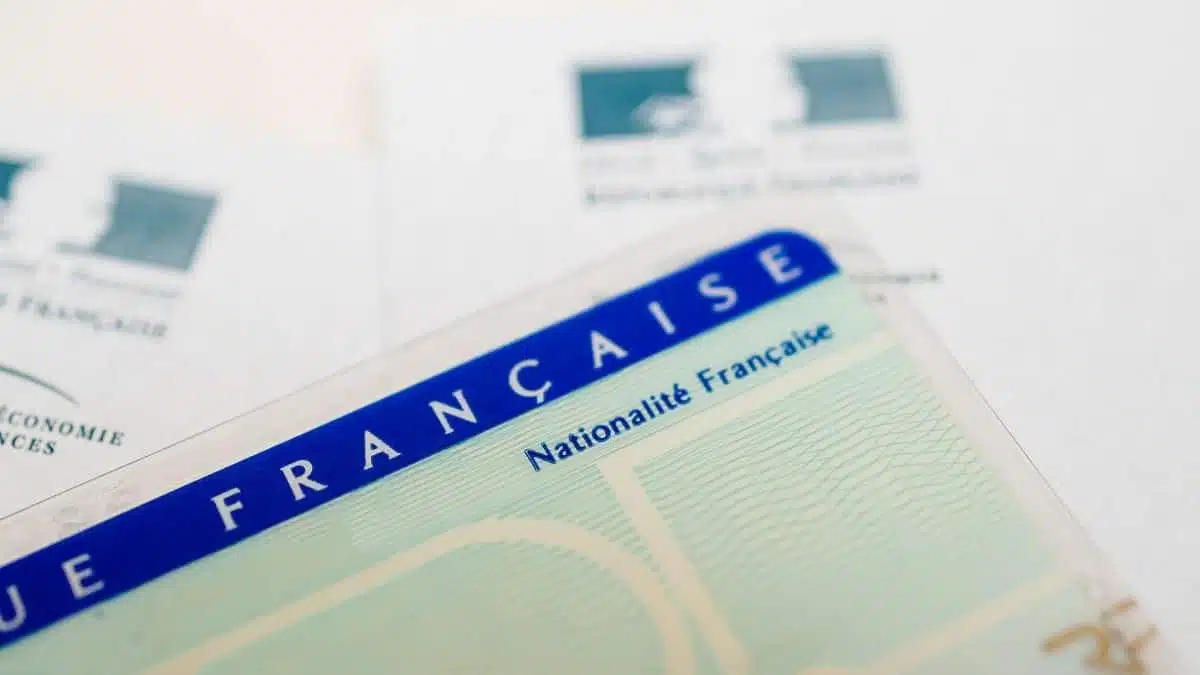 Naturalisation en France depuis 2000 : les Marocains devancent les Algériens