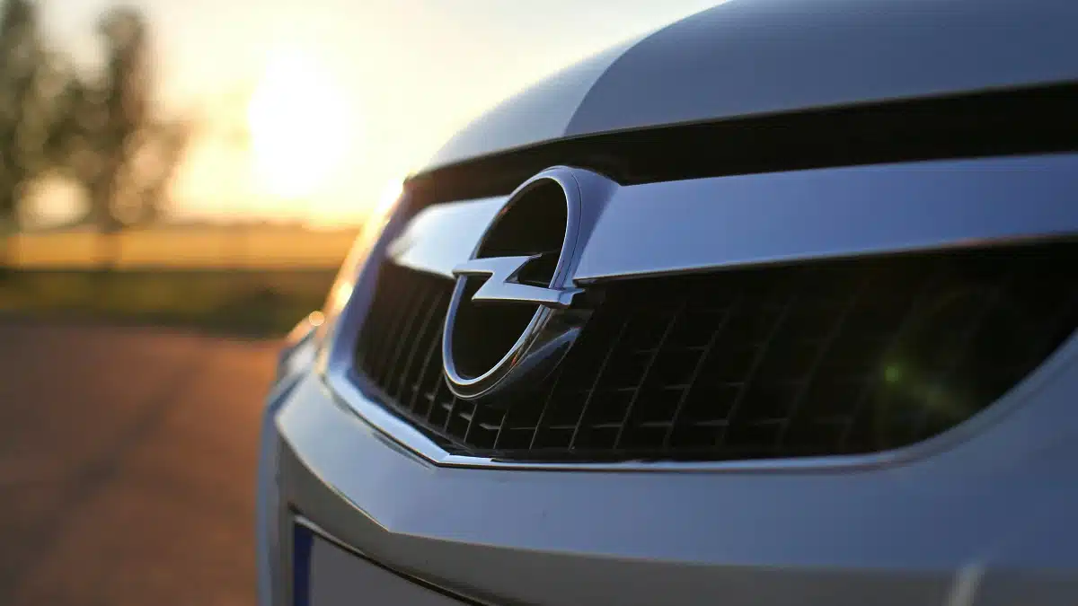 Stellantis Algérie demande aux propriétaires de 6 modèles Opel d’arrêter « immédiatement » de conduire