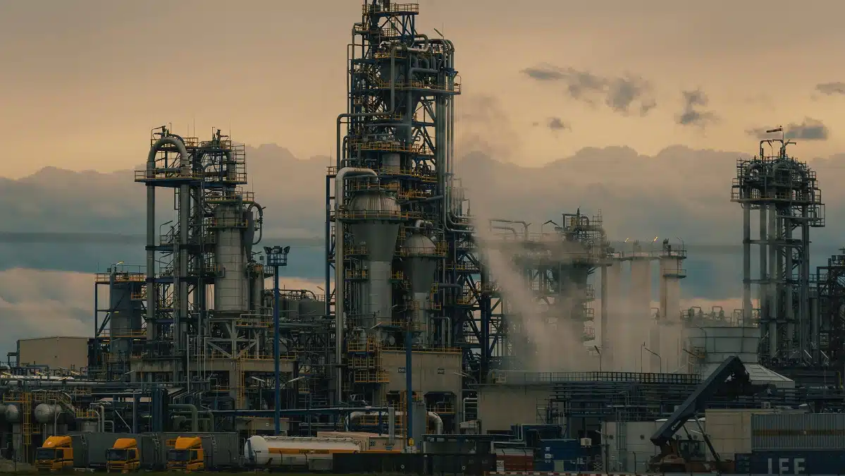 Pétrochimie : 4 groupes étrangers présélectionnés pour réaliser deux usines en Algérie